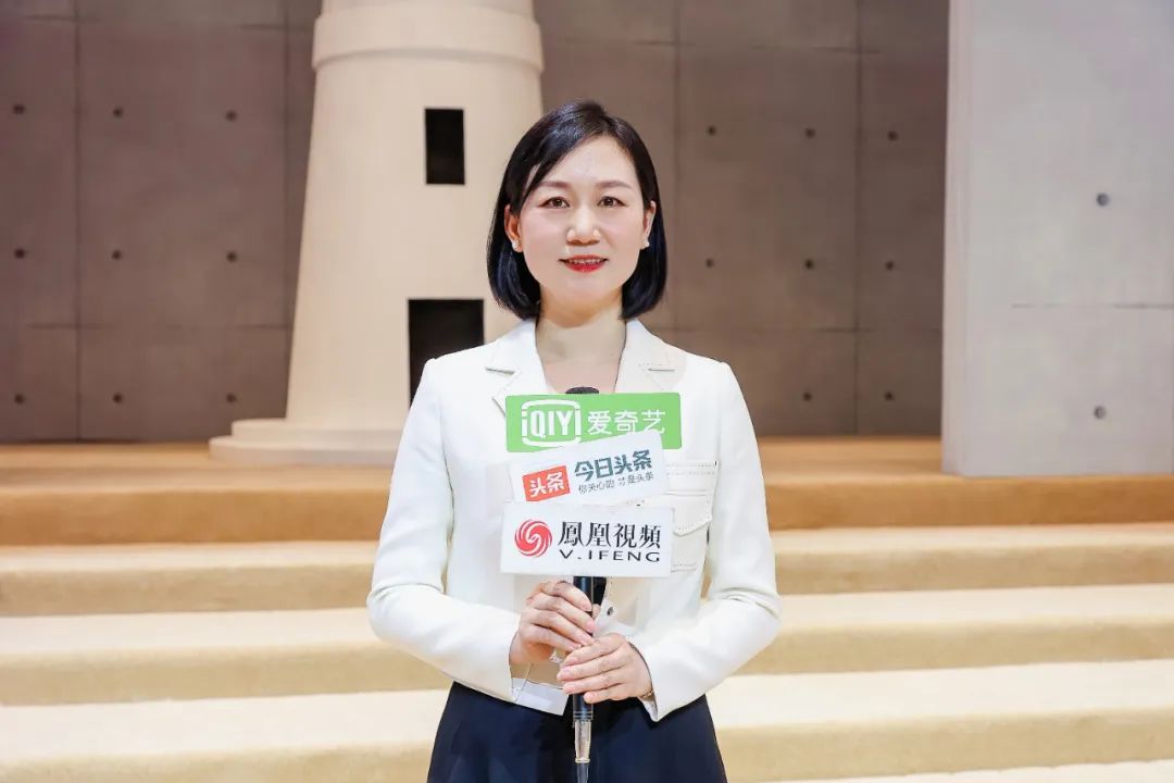 突破與自由,民族服裝定制品牌隆慶祥2023春夏新品發布會“自由之境”圓滿舉行