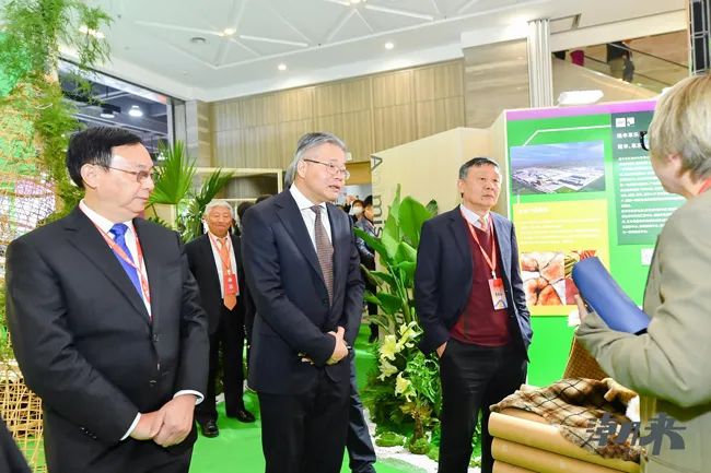 躍新永續(xù) 生態(tài)時(shí)尚--2023海寧中國國際皮革毛皮時(shí)裝面輔料展，匯聚可持續(xù)發(fā)展潮力量