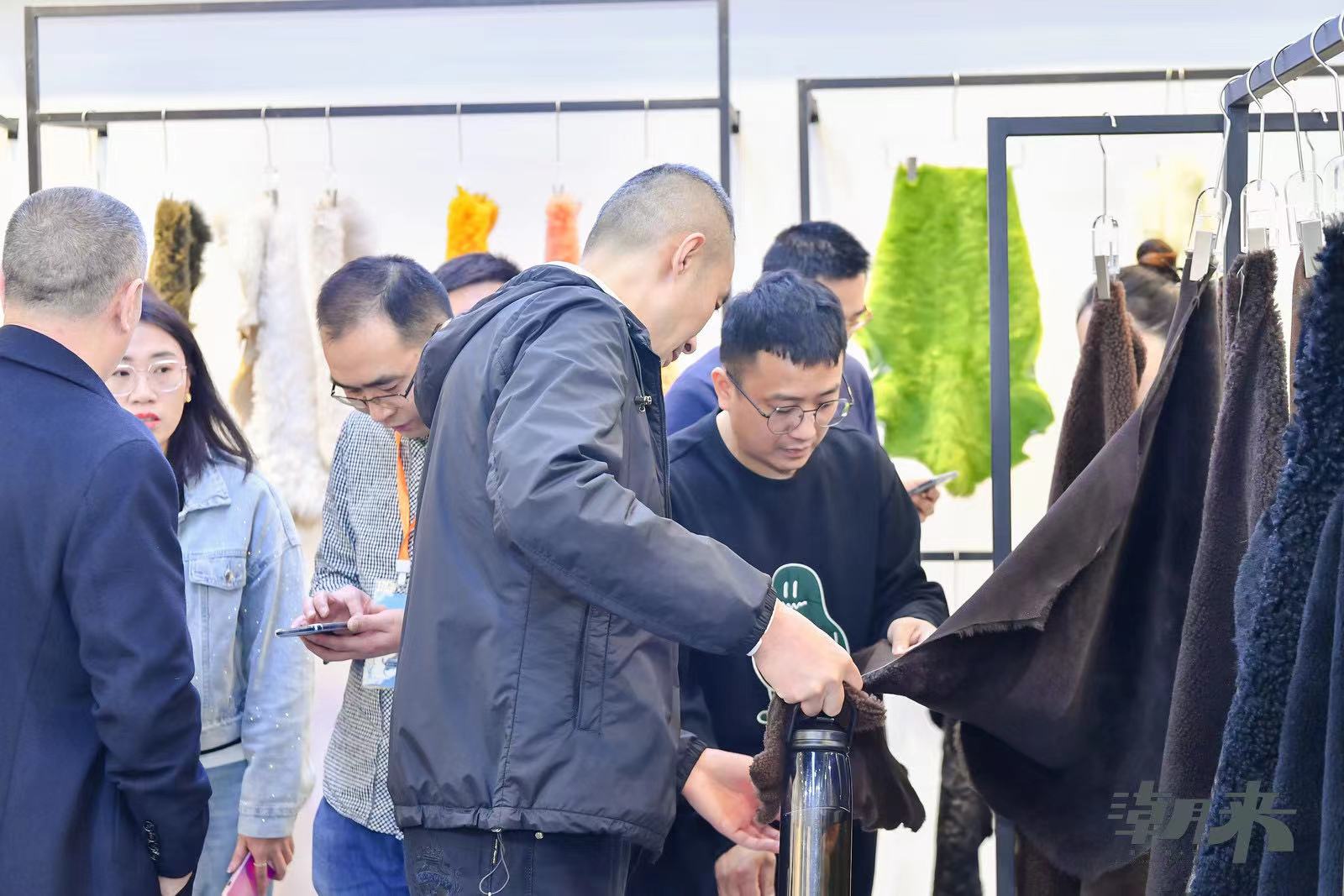 躍新永續(xù) 生態(tài)時(shí)尚--2023海寧中國國際皮革毛皮時(shí)裝面輔料展，匯聚可持續(xù)發(fā)展潮力量