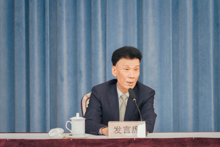陸大榮:聽黨話跟黨走,民營企業大有作為 ——在蘇州市服裝業商會二屆二次會員大會上的發言