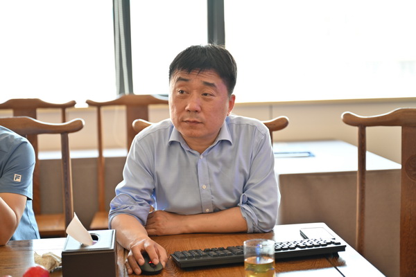 二十位業內大咖齊聚鄭州，共商校服高品質發展大計