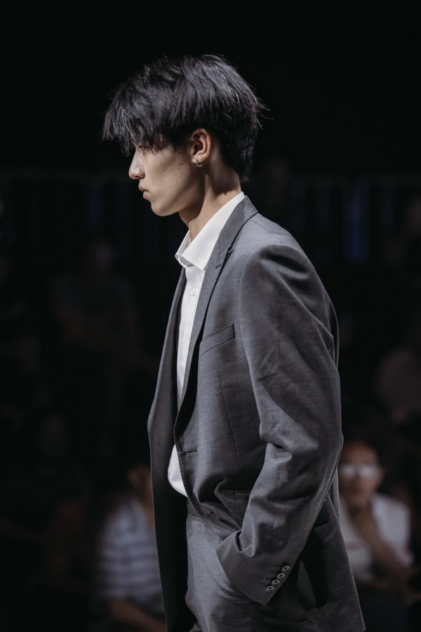 致力于打造民族定制品牌!艾思萊薩新品在天津時(shí)裝周圓滿發(fā)布