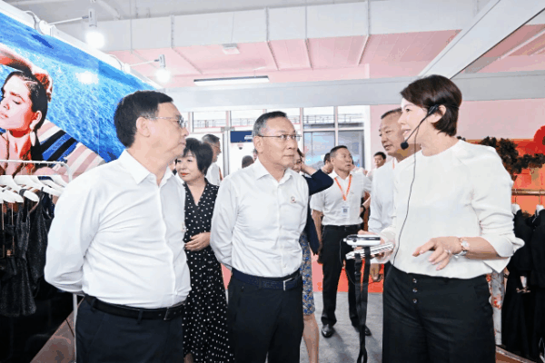 &ldquo;泳&rdquo;動興城！2024東北亞（興城）國際泳裝博覽會開幕