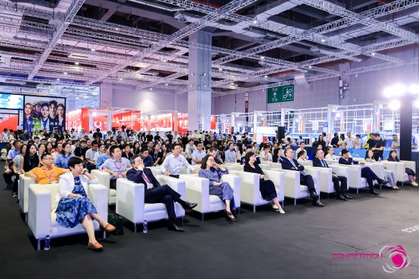 用設計，共繪產(chǎn)業(yè)夢想藍圖！2024中國國際面料設計大賽再譜新篇