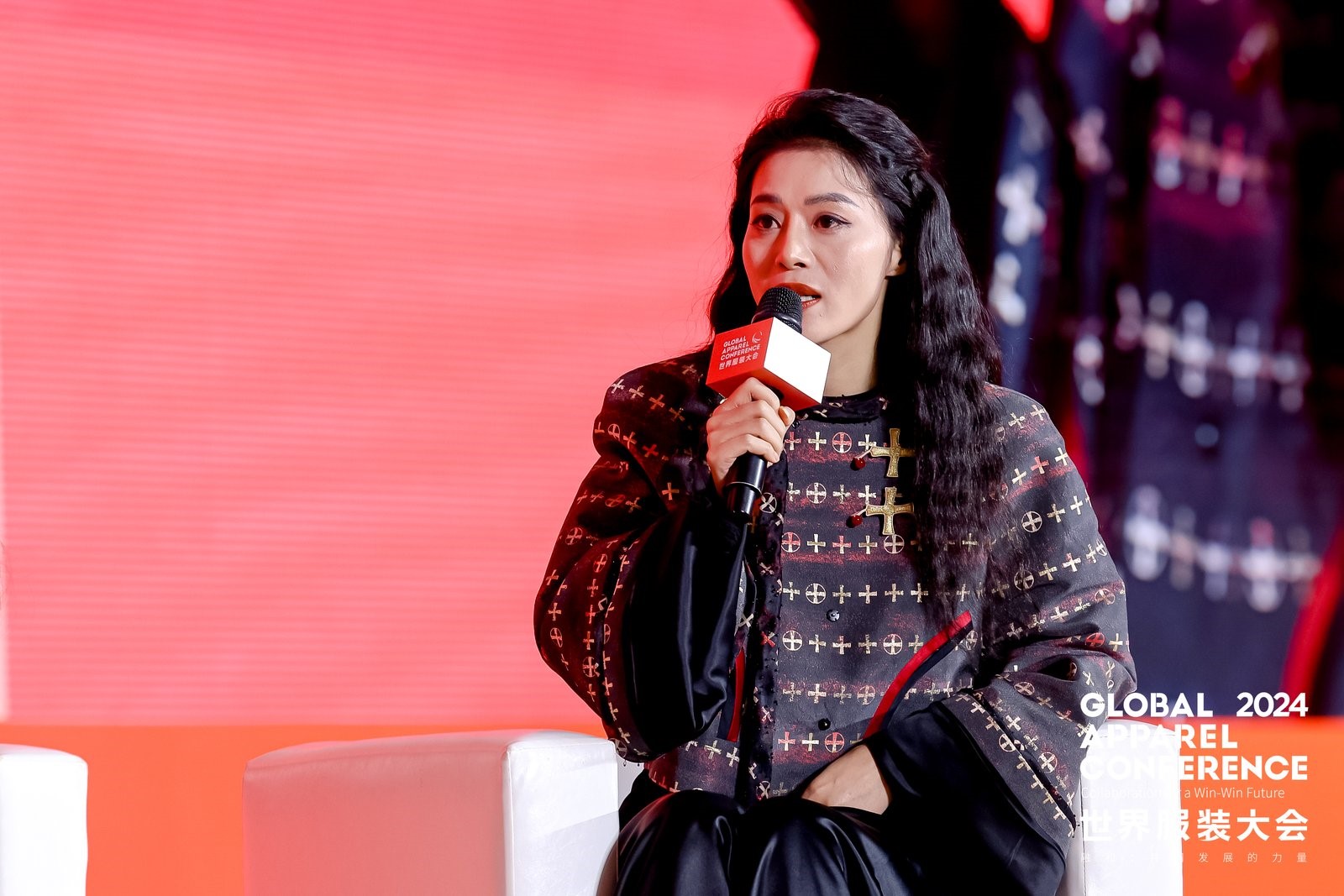 “融和”20個(gè)國家和地區(qū)服裝精英,2024世界服裝大會(huì)在東莞虎門開幕
