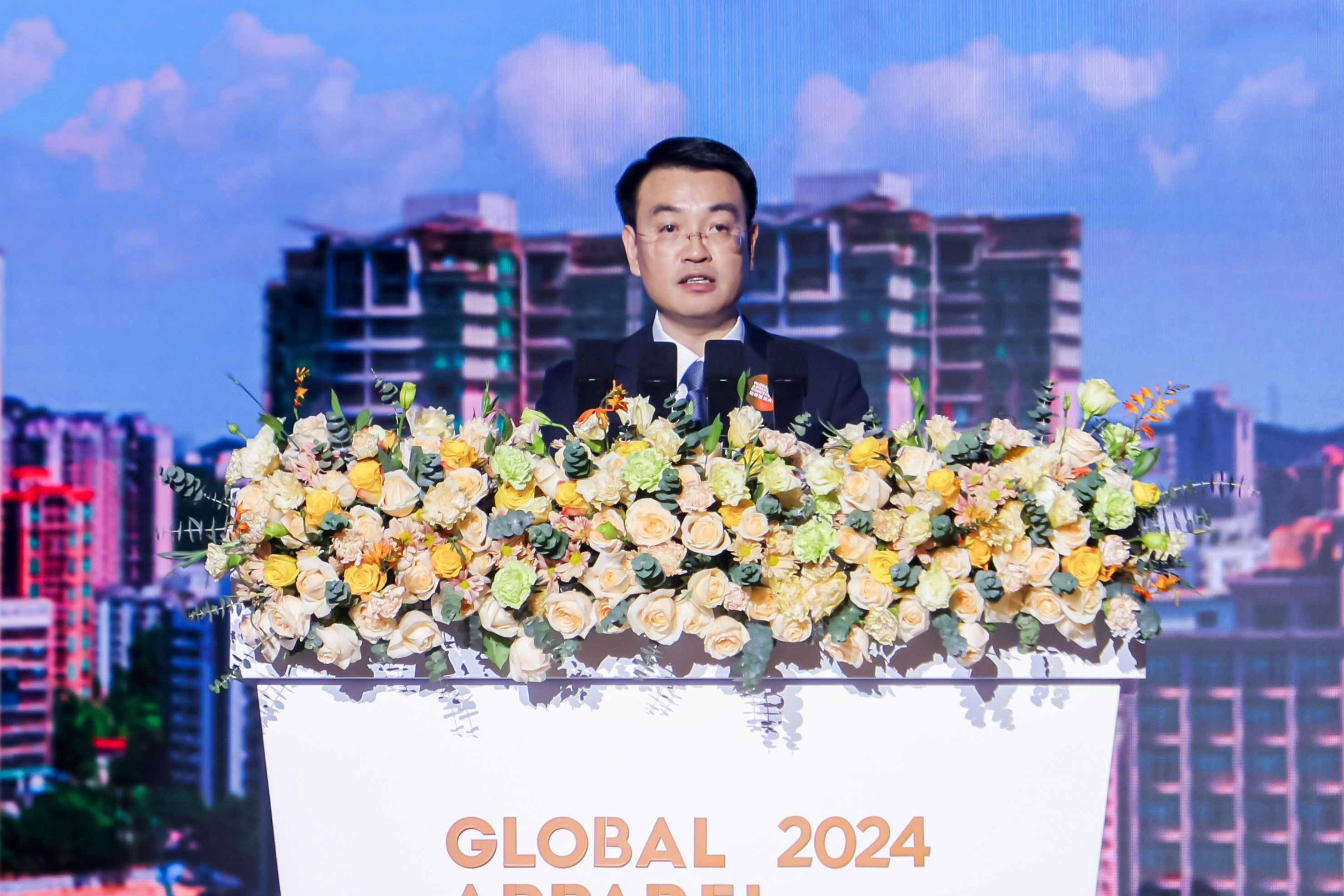 “融和”20個(gè)國家和地區(qū)服裝精英,2024世界服裝大會(huì)在東莞虎門開幕