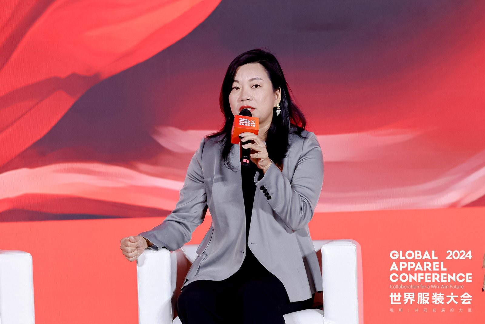 “融和”20個(gè)國家和地區(qū)服裝精英,2024世界服裝大會(huì)在東莞虎門開幕