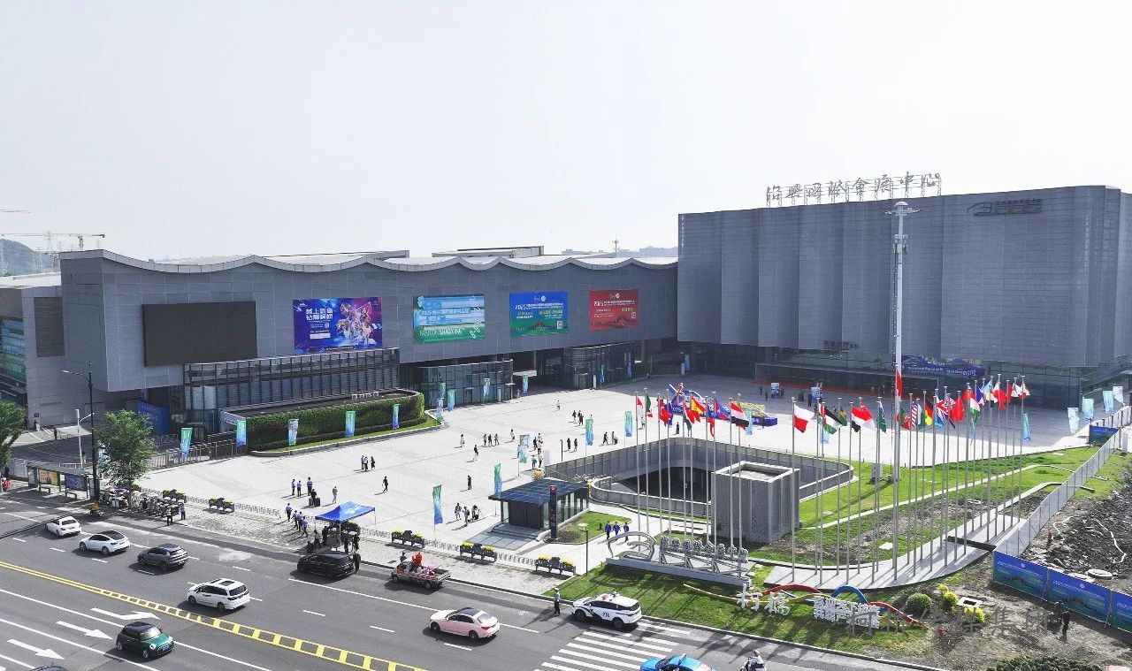 新形勢(shì)、新機(jī)遇，2025柯橋春季國際紡博會(huì)拉開帷幕，全方位展示中國紡織發(fā)展的強(qiáng)韌