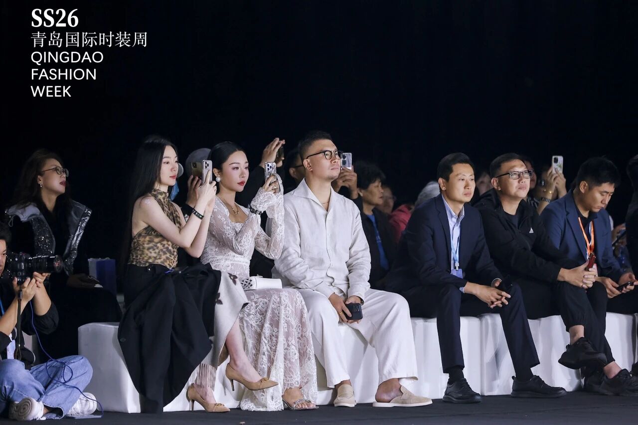 潮涌浮山灣畔 時尚綺夢啟航--2025中國(青島)國際時裝周盛大啟幕!