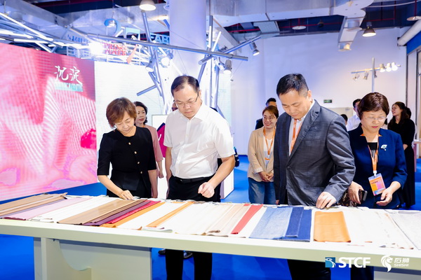 功能科技“刷屏”海博會!FabricsChina時尚與科技創新產品在石獅發布