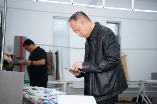 以人才培育為行業(yè)注入持久驅(qū)動力！第十一屆十佳紡織面料設(shè)計師評審會于柯橋舉行
