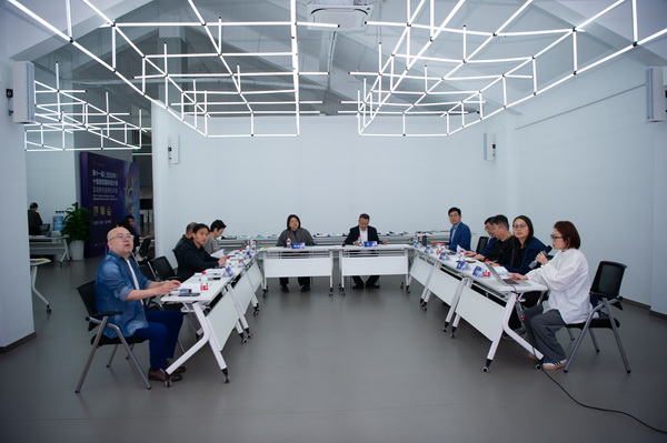 以人才培育為行業(yè)注入持久驅(qū)動力！第十一屆十佳紡織面料設(shè)計師評審會于柯橋舉行