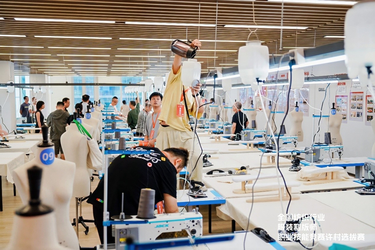 全國紡織行業服裝制版師/縫紉工職業技能競賽許村選拔賽鳴鑼開賽，助力許村服裝產業提質升級