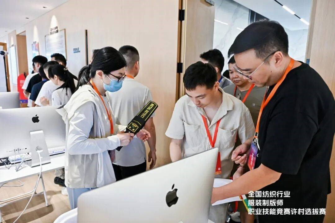 匠心比武立工藝標桿&mdash;&mdash;全國紡織行業(yè)服裝制版師、縫紉工技能競賽許村選拔賽開賽